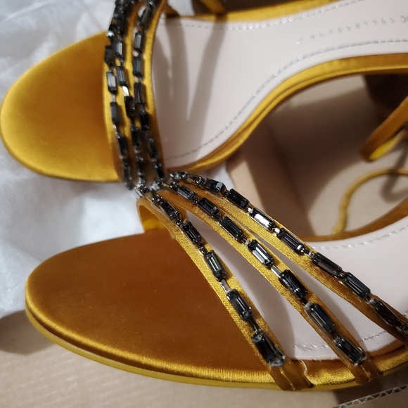 GEOMETRIC MID HEEL SHOES WITH RHINESTONES - Picture 8 of 14